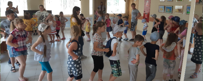Музыкальная игровая программа "Раз, два, три, четыре пять, летом некогда скучать" состоялась 19 июня в ДК села Васильевское.